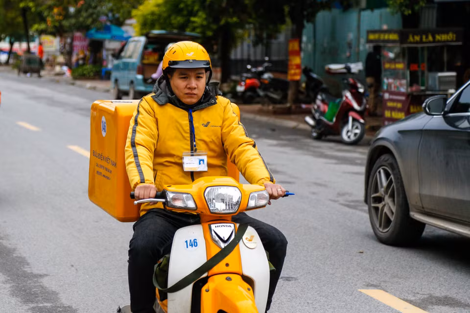 Sau 9h30 ngày 15/12/2018, những vé chưa có người nhận sẽ được hoàn lại và tập kết trả tại Liên đoàn Bóng đá Việt Nam. (Ảnh: Minh Sơn/Vietnam+)