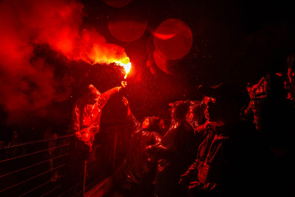 Đã rất lâu rồi, trái tim người Việt Nam mới có thể hòa chung một nhịp đập trong trận chung kết AFF Suzuki Cup. (Ảnh: Minh Sơn/Vietnam+)