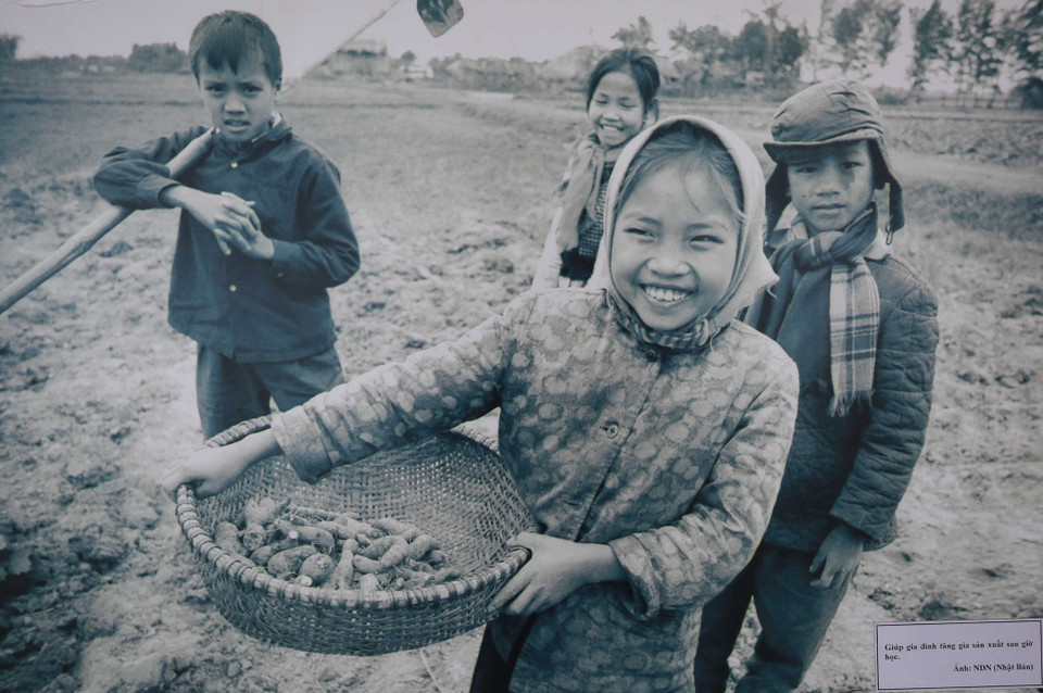 73 bức ảnh triển lãm ‘Trẻ em thời chiến’ đã phản ánh chân thực và sinh động cuộc sống của trẻ em miền Bắc Việt Nam trong suốt thời chiến tranh chống Mỹ cứu nước. 