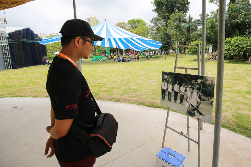 Triển lãm đã ta cho thấy, trong hoàn cảnh khắc nghiệt chiến tranh và sự thiếu thốn khó khăn về vật chất, các em vẫn chăm ngoan, học giỏi, thi đua làm người tốt việc tốt.