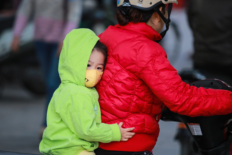 Ngày 2/11, không khí lạnh tiếp tục tăng cường xuống các tỉnh miền Bắc nước ta, nhiệt độ tiếp tục giảm thêm 2 – 3 độ C. (Ảnh: Minh Sơn/Vietnam+)