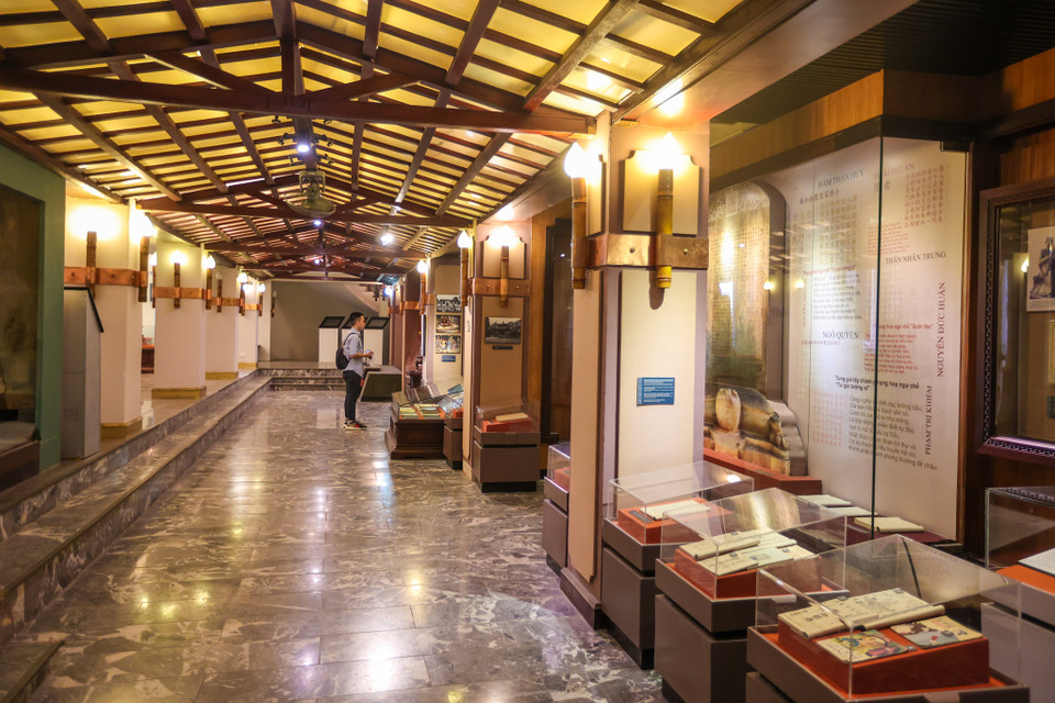 Bảo tàng có chức năng sưu tầm, bảo quản, nghiên cứu, trưng bày, giới thiệu các di sản văn hóa, phản ánh quá trình hình thành và phát triển của văn học Việt Nam. (Ảnh: Minh Sơn/Vietnam+)