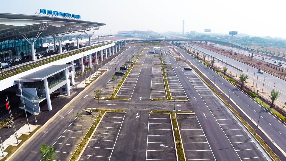 Bãi đỗ xe rộng hơn 40.000m2, có khu vực đỗ xe riêng dành cho người khuyết tật theo chuẩn quốc tế. (Ảnh: Minh Sơn – Hoàng Long/Vietnam+)