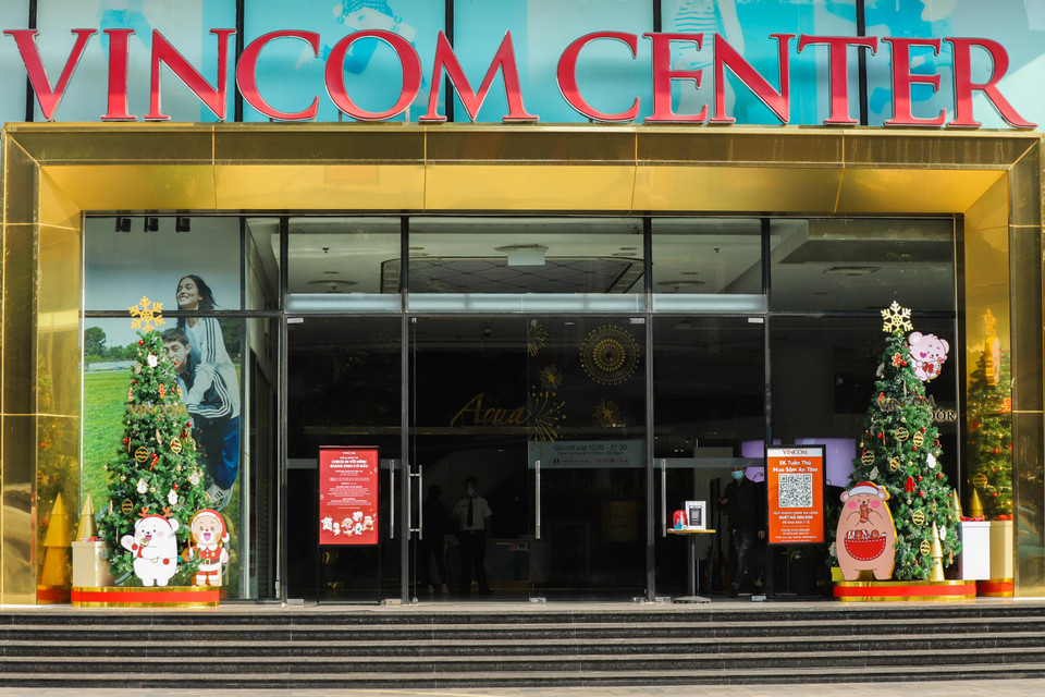 Không khí Giáng sinh đã về tại một trong những địa điểm vui chơi nổi tiếng của Hà Nội. (Ảnh: Hoài Nam/Vietnam+)