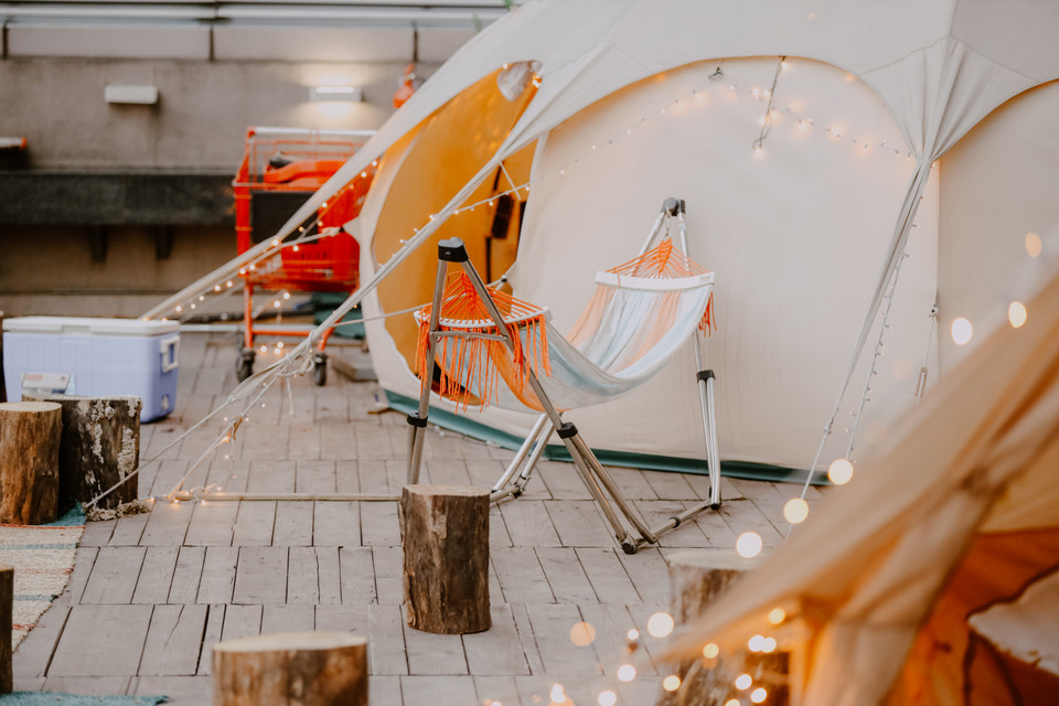 Nằm tại tầng 7 Lotte Department, khu cắm trại được bố trí vô cùng đẹp mắt. (Ảnh: Minh Sơn/Vietnam+)