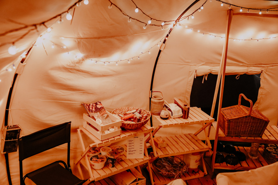 Glamping đang được rất nhiều người yêu thích, bởi thú chơi này mang lại nhiều điều lý thú và trải nghiệm vô cùng khác biệt. (Ảnh: Minh Sơn/Vietnam+)
