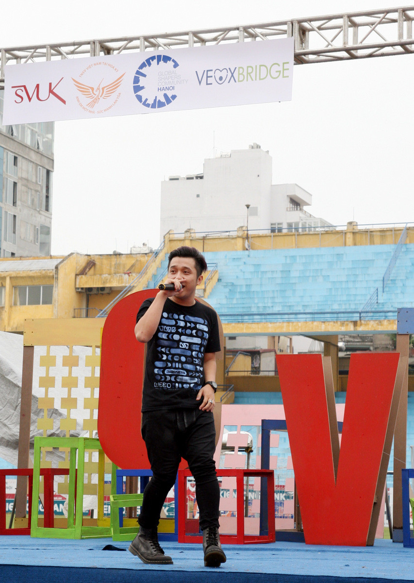 Ca sĩ Yanbi hâm nóng bầu không khí của chương trình. (Ảnh: Doãn Đức/Vietnam+)