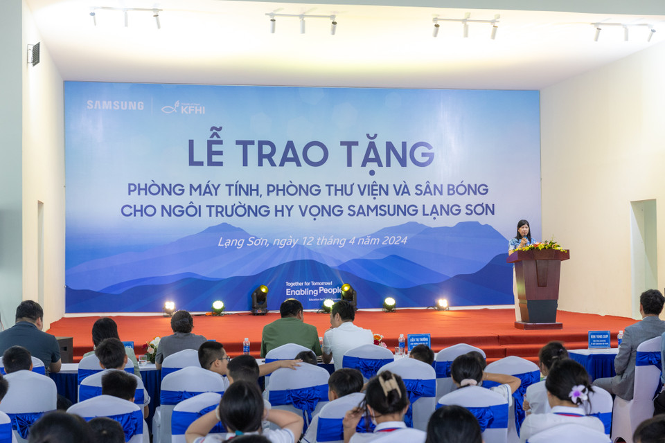 Bà Liễu Thị Thưởng - Phó Trưởng phòng Giáo dục và Đào tạo thành phố Lạng Sơn phát biểu tại sự kiện. (Ảnh: Minh Sơn/Vietnam+)