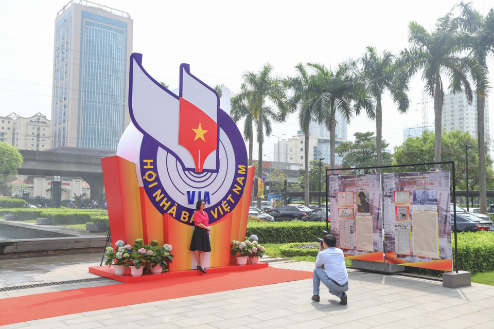 Sau 2 năm tạm hoãn do ảnh hưởng dịch COVID-19, Hội Báo toàn quốc 2022 không chỉ là ngày hội của giới báo chí và công chúng báo chí cả nước mà còn là lời khẳng định đất nước đã chuyển sang giai đoạn bình thường mới sau những ảnh hưởng của đại dịch COVID-19. (Ảnh: Minh Sơn/Vietnam+)