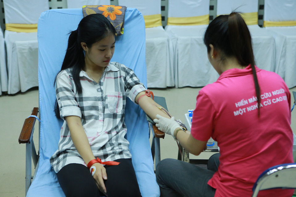 Giáo sư, tiến sỹ Nguyễn Anh Trí – Viện trưởng viện Huyết học truyền máu Trung ương cho biết, sự kiện rất đáng được hoan nghênh và hy vọng phong trào sẽ lan tỏa đến các doanh nghiệp, cá nhân trên cả nước. (Ảnh: Minh Sơn/Vietnam+)