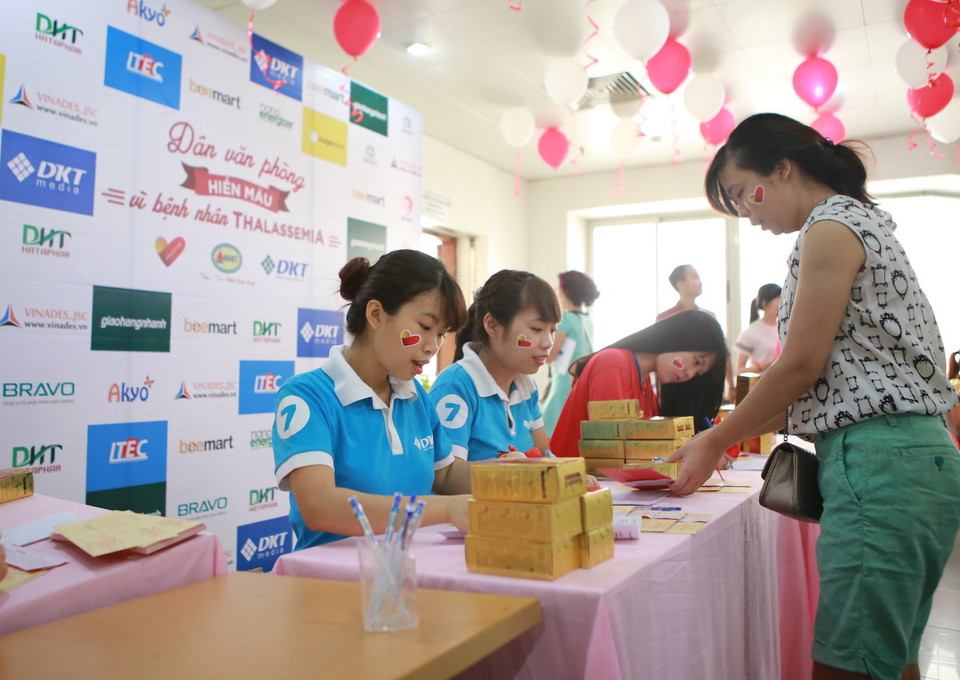 Ông Trần Trọng Tuyến, CEO Công ty Cổ phần Công nghệ DKT, một trong những đơn vị cùng tổ chức chia sẻ: 'Chúng tôi hy vọng phong trào này sẽ lan tỏa mạnh mẽ đến các doanh nghiệp, cá nhân trên địa bàn Hà Nội nói riêng và toàn quốc nói chung.' (Ảnh: Minh Sơn/Vietnam+)