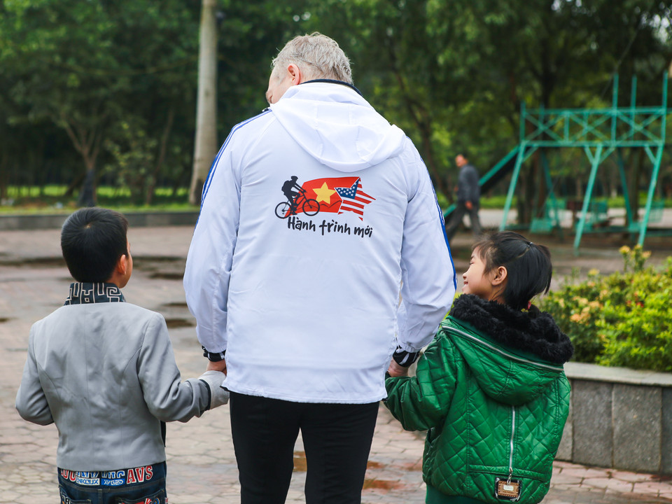 Ngài Đại sứ hy vọng trong tương lai, mối quan hệ Việt Nam-Hoa Kỳ sẽ bước sang một trang mới, như ý nghĩa của chuyến đạp xe mang tên: Hành trình mới. (Ảnh: Minh Sơn/Vietnam+)