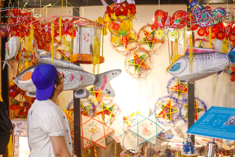 Chương trình vui Tết Trung thu tại Hoàng thành Thăng Long thu hút đông đảo các em nhỏ đến tham quan, trải nghiệm. (Ảnh: Vietnam+)