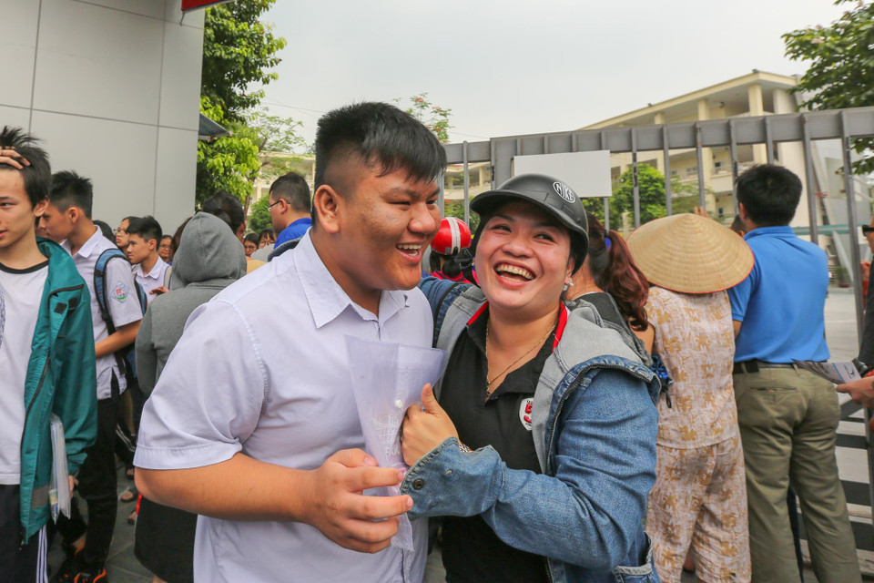 Buổi chiều nay, thí sinh thi các môn chuyên như Tin học, Sinh học, Tiếng Pháp, Đức, Nhật sẽ tiếp tục làm bài. (Ảnh: Minh Sơn/Vietnam+)