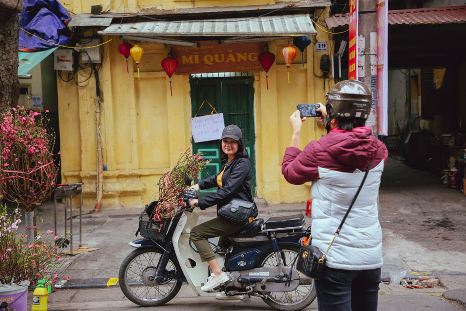 Đồng thời hoạt động này sẽ tạo động lực thúc đẩy phát triển du lịch, đưa quận Hoàn Kiếm, khu Phố cổ Hà Nội trở thành điểm đến “An toàn - Thân thiện - Chất lượng - Hấp dẫn”. (Ảnh: Minh Sơn/Vietnam+)