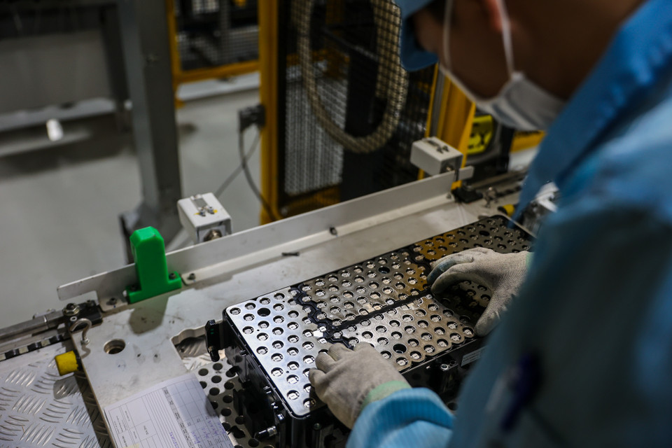 Khối pin này có thể hoạt động trong điều kiện nhiệt độ từ -40 độ C đến 80 độ C mà chất lượng không bị ảnh hưởng. (Ảnh: Minh Sơn/Vietnam+)