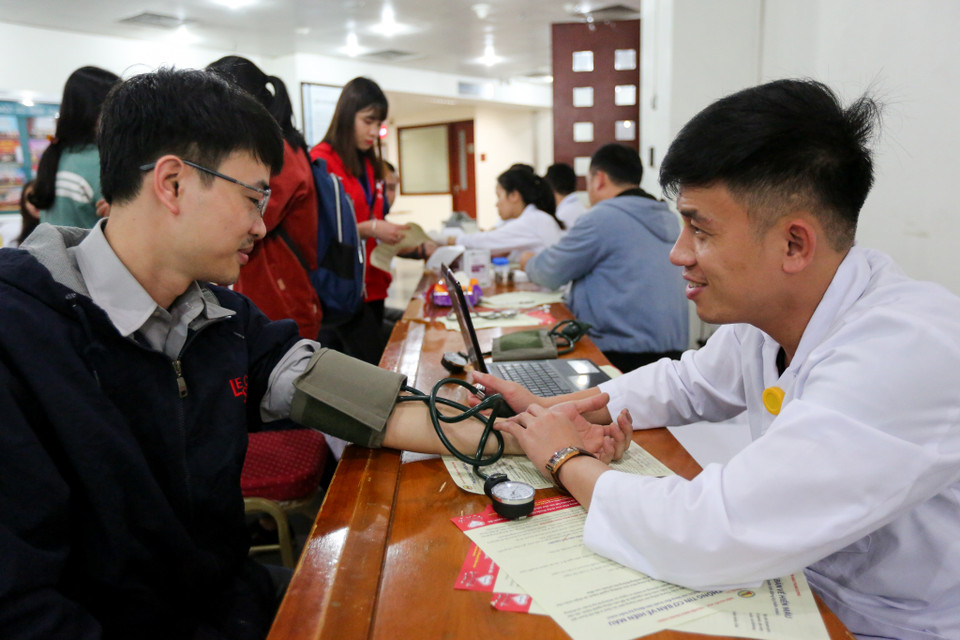 Theo báo cáo từ Khoa Lưu trữ và phân phối máu của Viện Huyết học – Truyền máu Trung ương đến ngày 7/1/2018, hiện tại lượng máu dự trữ của Viện là 8.153 đơn vị máu. Trong đó nhóm máu O đạt 2.154 đơn vị máu, chiếm 26% tổng dự trữ. (Ảnh: Minh Sơn/Vietnam+)