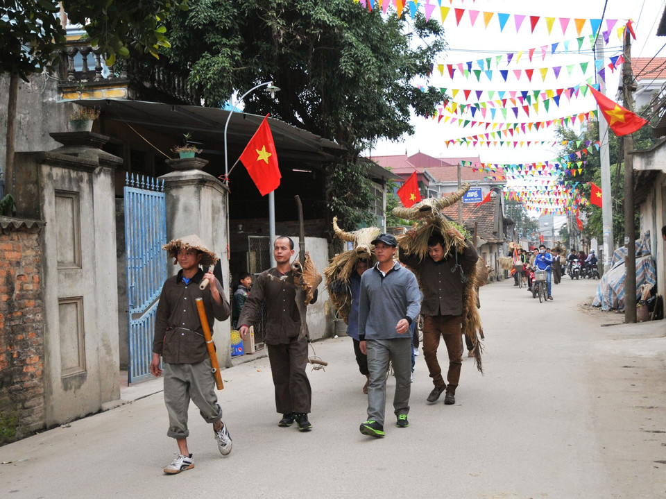 Mùng 4 Tết hằng năm, người dân xã Đại Đồng (Vĩnh Tường, Vĩnh Phúc) lại nô nức đi xem lễ hội cày bừa ngày xuân để khởi động cho năm mới lao động hăng say, mùa màng bội thu. (Ảnh: PV/Vietnam+)