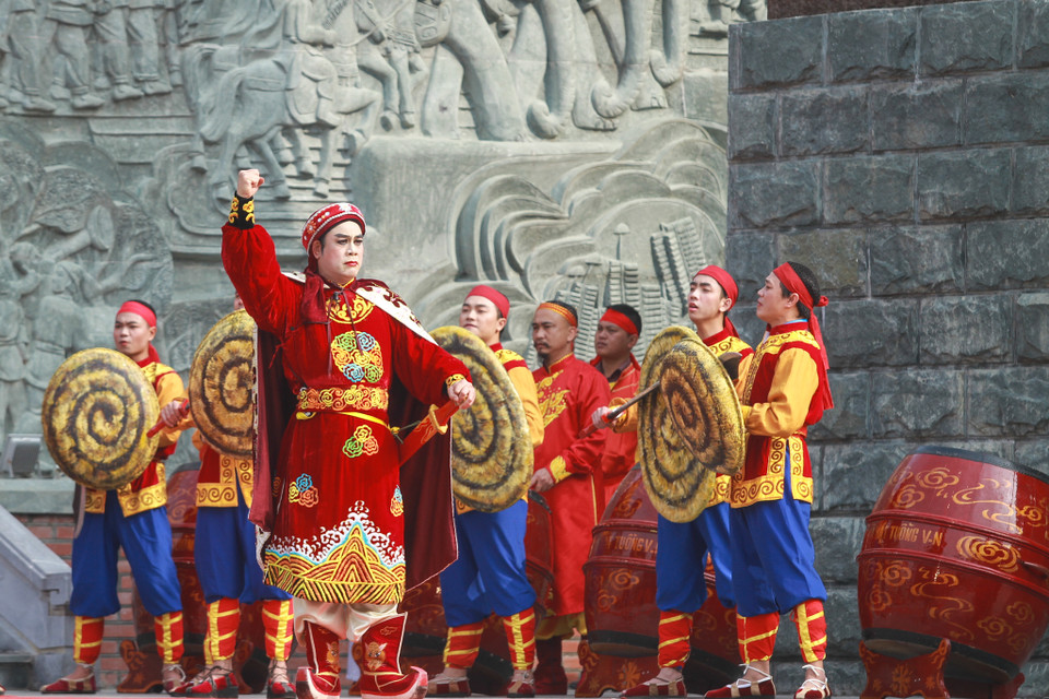 Lễ hội được tổ chức để tưởng nhớ chiến công lẫy lừng của vua Quang Trung - người anh hùng trong lịch sử chống giặc ngoại xâm của dân tộc. (Ảnh: Minh Sơn/Vietnam+)