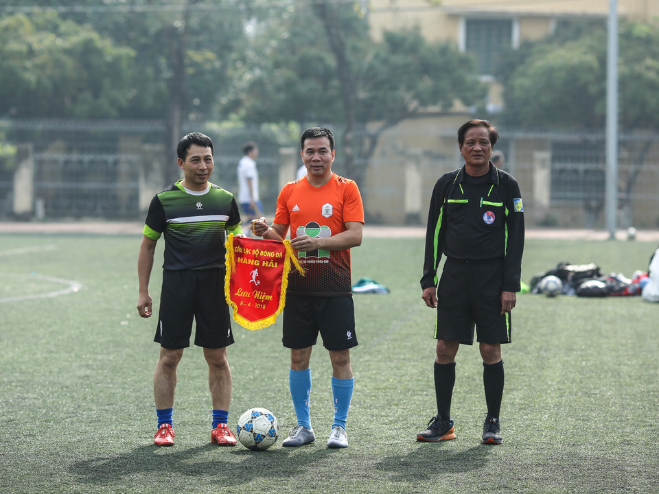 Số tiền quyên góp ủng hộ từ 8 đội bóng, cũng như từ khán giả và các tình nguyện viên đều sẽ được chuyển vào tài khoản của quỹ Trò nghèo vùng cao, hỗ trợ thêm cho các kế hoạch từ thiện như xây trường, ủng hộ sữa, gạo cho trẻ em có hoàn cảnh khó khăn. (Ảnh: Minh Sơn/Vietnam+)