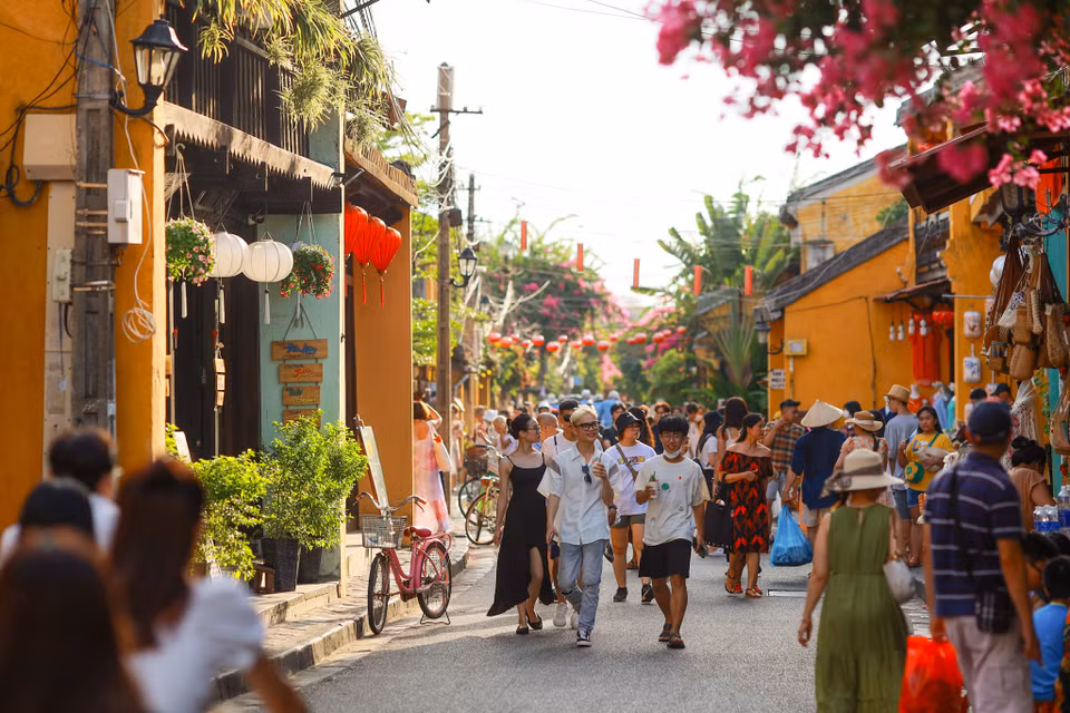 Đến đây, du khách dễ thả hồn về quá khứ khi chứng kiến nhiều dấu tích của một thương cảng sầm uất thế kỷ 17. (Ảnh: Minh Sơn/Vietnam+)