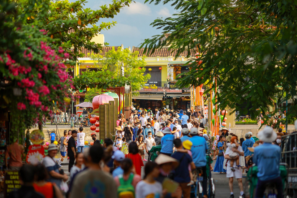 Nhiều hoạt động hấp dẫn diễn ra liên tục trong những ngày này ở phố cổ Hội An. (Ảnh: Minh Sơn/Vietnam+)