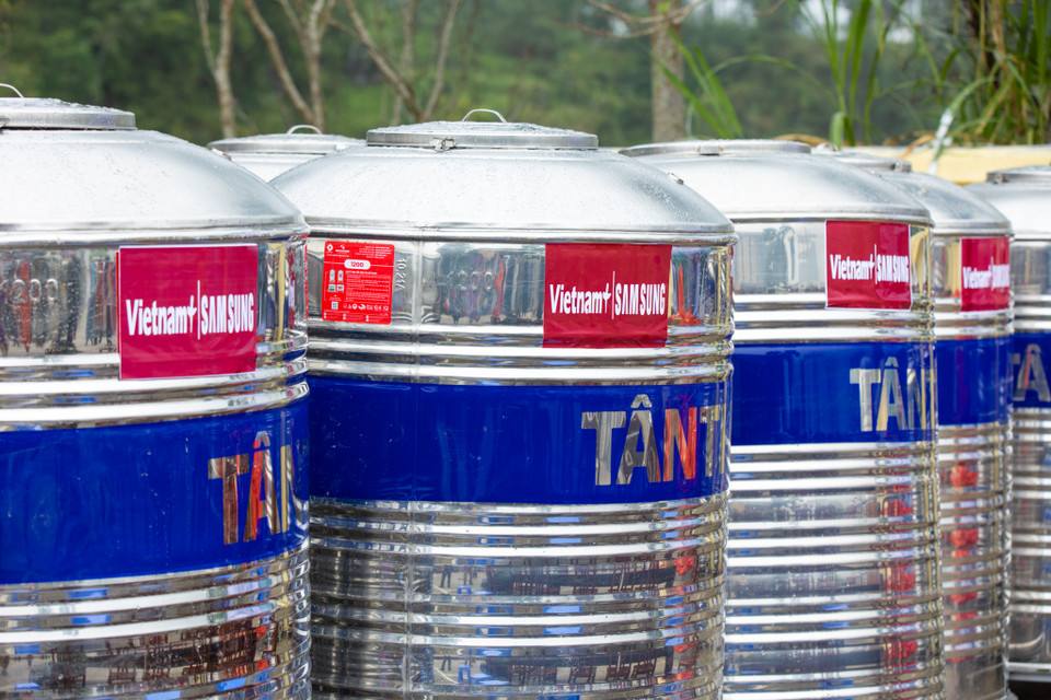 Thiếu nước sinh hoạt đang là vấn đề gây khó khăn, trở ngại cho việc phát triển đời sống của bà con nơi đây. (Ảnh: Minh Sơn/Vietnam+)