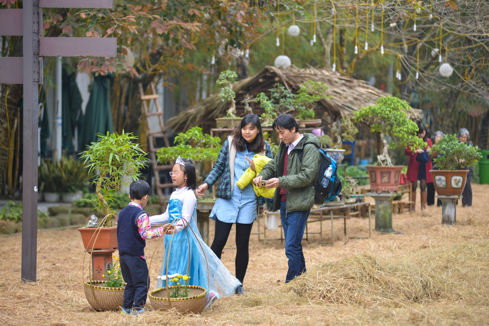 Nhiều gia đình lựa chọn nơi đây để đến chơi trong dịp nghỉ Tết. (Ảnh: PV/Vietnam+)