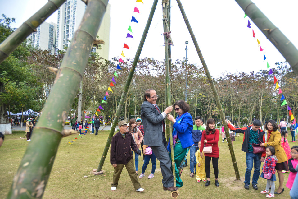 Các du khách cũng sẽ được tham gia các lễ hội, các trò chơi dân gian diễn ra trên diện tích hơn 20 ngàn mét vuông. (Ảnh: PV/Vietnam+)