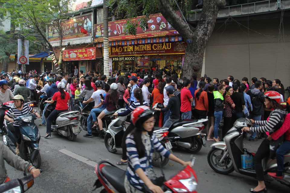 Đường phố luôn xảy ra tình trạng tắc nghẽn. (Ảnh: Minh Sơn/Vietnam+)