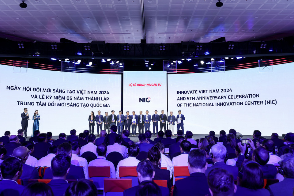 Tại sự kiện, ban tổ chức cũng công bố thành lập 2 mạng lưới đổi mới sáng tạo tại Singapore và Canada. (Ảnh: Minh Sơn/Vietnam+)