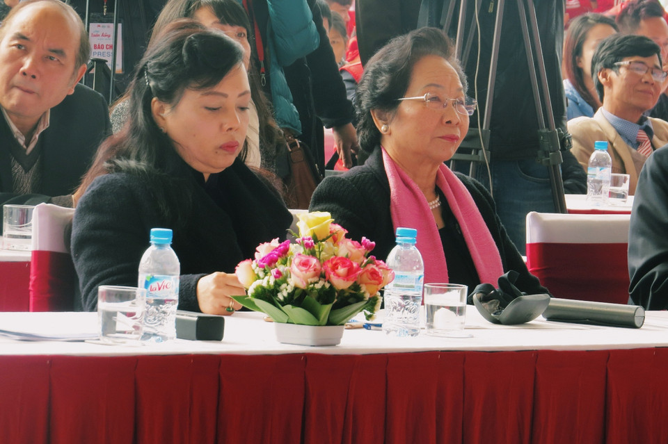 Phó Chủ tịch nước Nguyễn Thị Doan (phải) và Bộ trưởng Bộ Y tế Nguyễn Thị Kim Tiến tham dự sự kiện ý nghĩa này. (Ảnh: Nguyễn Mơ/Vietnam+)