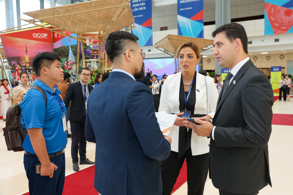 Những tình nguyện viên đã nỗ lực xây dựng hình ảnh chuyên nghiệp, thân thiện và hiểu biết để bạn bè quốc tế có một ấn tượng tốt về thanh niên Việt Nam nói riêng, và đất nước, con người Việt Nam nói chung. (Ảnh: Minh Sơn/Vietnam+)