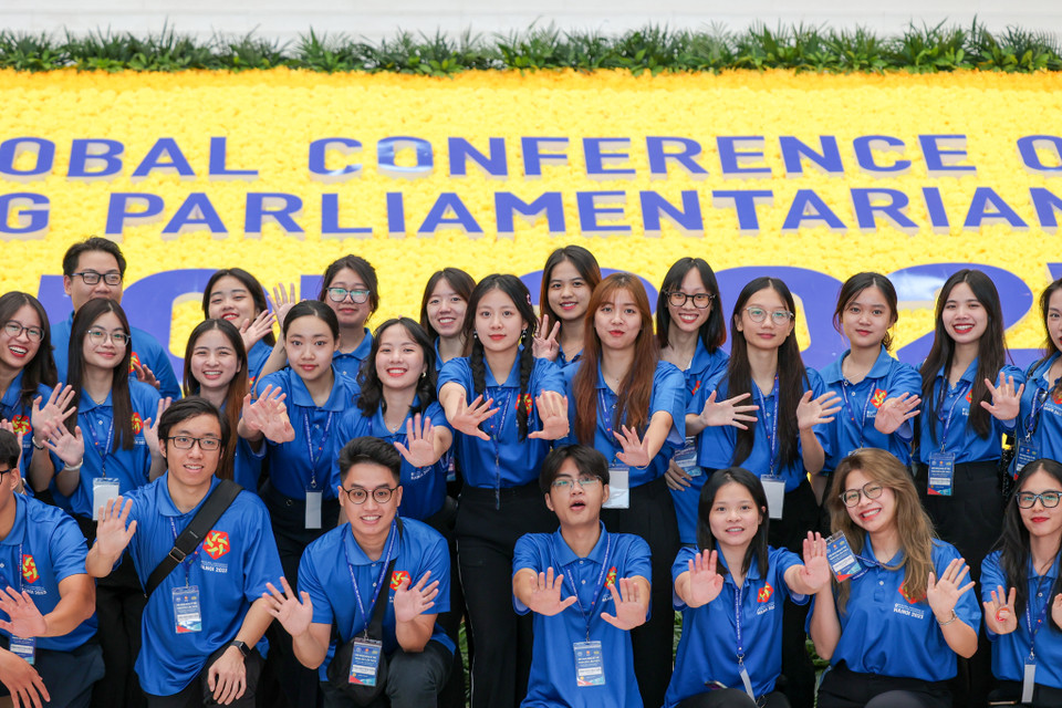 Trong các ngày 14, 15 và 16/9 các tình nguyện viên sẽ tiếp đón các đại biểu đến tham quan gian hàng giới thiệu về sản phẩm OCOP, giới thiệu những món đặc sản đến từ các vùng miền khác nhau của Việt Nam. (Ảnh: Minh Sơn/Vietnam+)