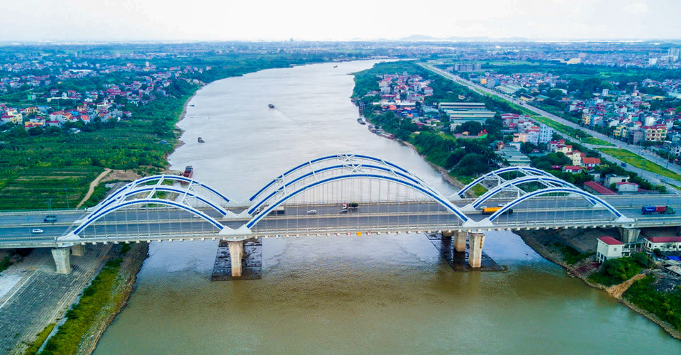 Cầu Đông Trù giúp kết nối hạ tầng giao thông phía bắc Hà Nội tạo nên trục vành đai 2. (Ảnh: Vietnam+)