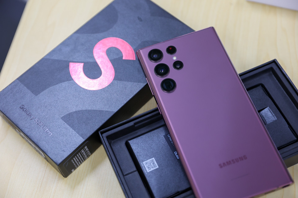 Với số đơn đặt cọc năm nay, Galaxy S22 series đang có tăng trưởng hơn 3 lần so với Galaxy S21 series. Điều này cho thấy cho sức hấp dẫn của S22 series với nhiều nâng cấp đáng giá. (Ảnh: Minh Sơn/Vietnam+)