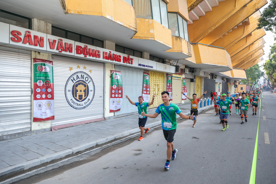 Giải chạy hứa hẹn là sự kiện thể thao bùng nổ, khơi dậy tinh thần thể thao, đồng lòng gắn kết, vượt lên chính mình để vươn tới những giá trị thịnh vượng về tinh thần. (Ảnh: Minh Sơn/Vietnam+)