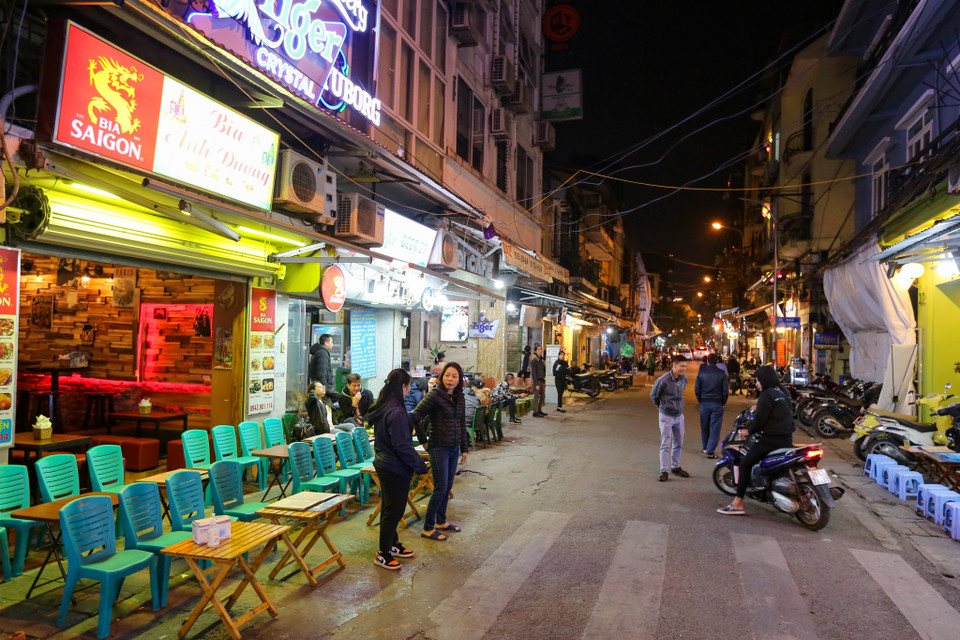 Trước đó, từ 0 giờ ngày 23/3/2021, thành phố Hà Nội đã cho phép các quán bar, quán karaoke, vũ trường được phép hoạt động trở lại bình thường trong tình hình mới. (Ảnh: Minh Sơn/Vietnam+)