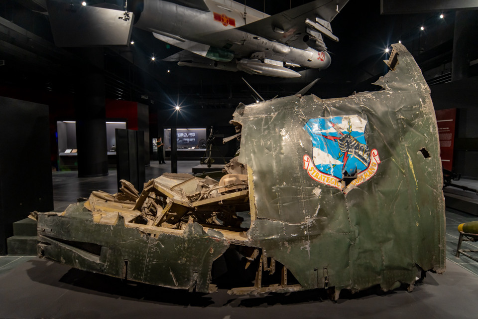 Mảnh xác máy bay Mỹ bị bắn hạ. (Ảnh: Minh Sơn/Vietnam+)