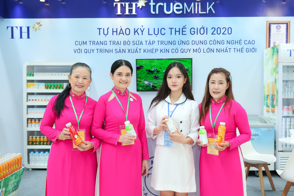 Hội nghị Người Việt Nam ở nước ngoài toàn thế giới lần thứ 4 và Diễn đàn Trí thức và chuyên gia Việt Nam ở nước ngoài diễn ra vào sáng 22/8 tại Hà Nội có sự tham gia của doanh nghiệp với những gian hàng trưng bày sản phẩm đặc sắc. (Ảnh: Minh Sơn/Vietnam+)