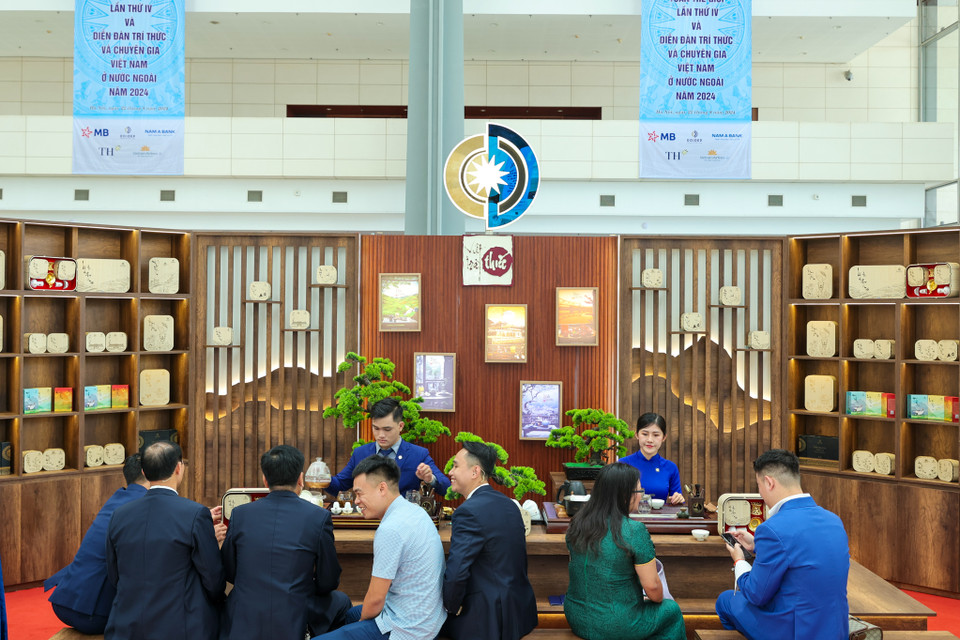 Một gian hàng về sản phẩm trà, một thức uống cổ truyền của dân tộc. (Ảnh: Minh Sơn/Vietnam+)