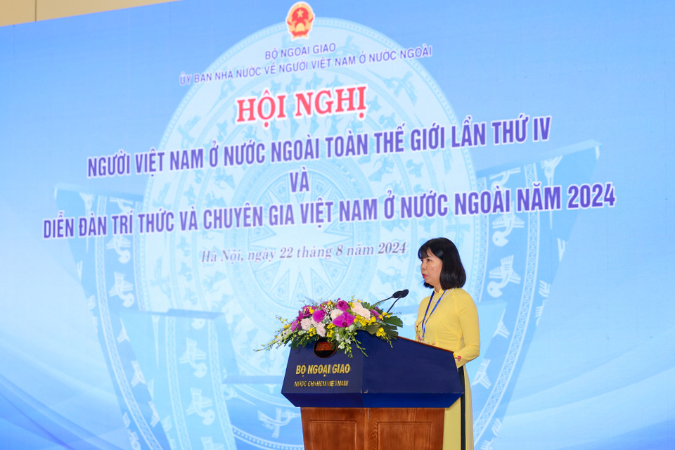 Trong chiều 22/8, Bộ Ngoại giao đồng chủ trì với một số ban, bộ, ngành, tổ chức chính trị - xã hội tổ chức 04 Phiên chuyên đề gồm: “Kiều bào với sự phát triển công nghệ cao của Việt Nam”, “Doanh nghiệp, doanh nhân kiều bào đồng hành cùng đất nước”, “Đại đoàn kết dân tộc, công tác hội đoàn và vai trò của thế hệ trẻ kiều bào”, “Kiều bào - Sứ giả văn hóa và ngôn ngữ Việt." (Ảnh: Minh Sơn/Vietnam+)