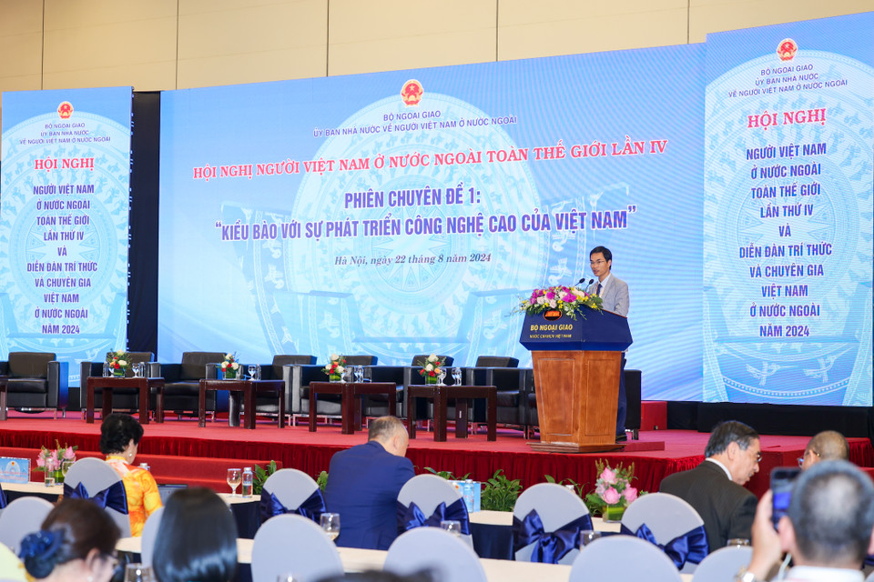 Chiều 22/8 tại Hà Nội, Hội nghị người Việt Nam ở nước ngoài toàn thế giới lần thứ 4 cùng Diễn đàn Trí thức và Chuyên gia Việt Nam ở nước ngoài năm 2024 đã chính thức bế mạc. (Ảnh: Minh Sơn/Vietnam+)