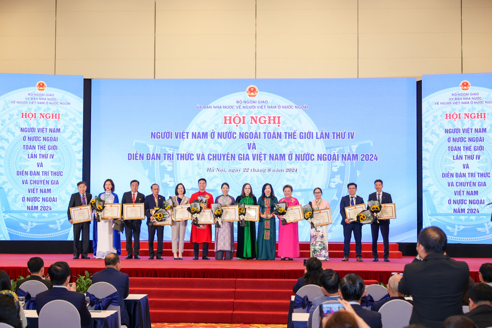 Ban Tổ chức nhận được hơn 20 tham luận từ các cơ quan trong nước, các cơ quan đại diện Việt Nam ở nước ngoài, hơn 70 tham luận của kiều bào đóng góp nhiều ý kiến quý báu về các lĩnh vực công nghệ cao, kinh tế - thương mại - đầu tư, đại đoàn kết dân tộc, chính sách pháp luật, văn hóa, tiếng Việt…(Ảnh: Minh Sơn/Vietnam+)