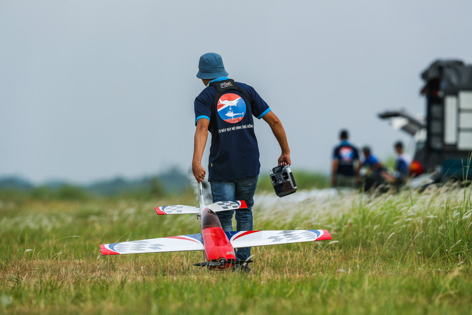 Điều khiển không tốt hay thiếu kinh nghiệm dễ làm máy bay bị rơi và gãy hỏng các bộ phận. (Ảnh: PV/Vietnam+)