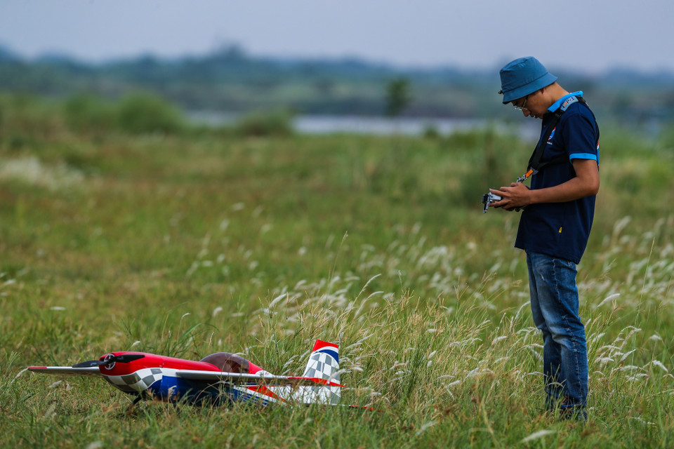 Các loại máy bay mô hình chỉ được phép hoạt động trong phạm vi cao dưới 50m và xa khoảng 300m(Ảnh: PV/Vietnam+)