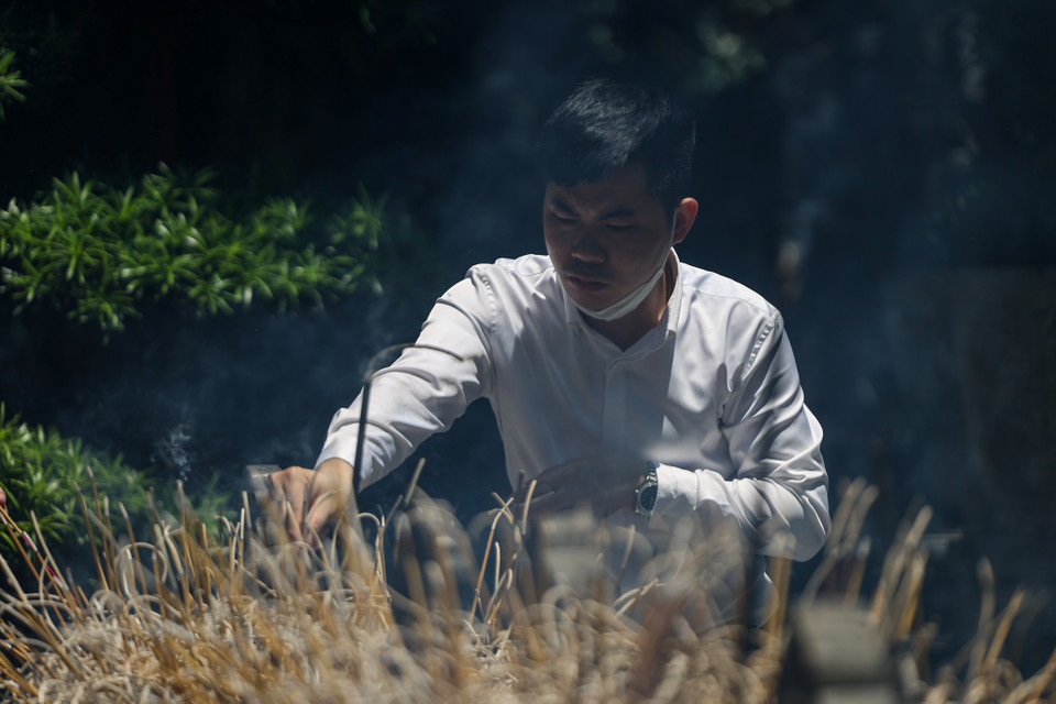 Tháng Bảy Âm lịch cũng là mùa Vu Lan báo hiếu, nghi lễ thiêng liêng của Phật giáo. Vu Lan cũng trở thành nét đẹp văn hóa truyền thống của người Việt từ nhiều năm nay. (Ảnh: Minh Sơn/Vietnam+)