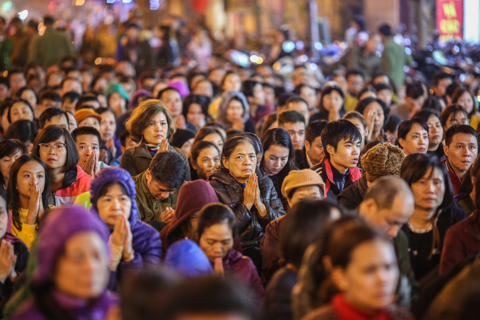 Vào tối mùng 8 tháng Giêng (tức 12/2 Dương lịch) đã diễn ra buổi giải hạn đầu tiên cho những người có sao xấu chiếu mệnh trong năm Kỷ Hợi. (Ảnh: Minh Sơn/Vietnam+)