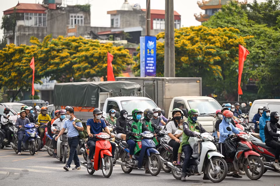 Khu vực đường Giải Phóng - Ngọc Hồi cũng xảy ra hiện tượng ùn tắc nhẹ. (Ảnh: Minh Sơn/Vietnam+)