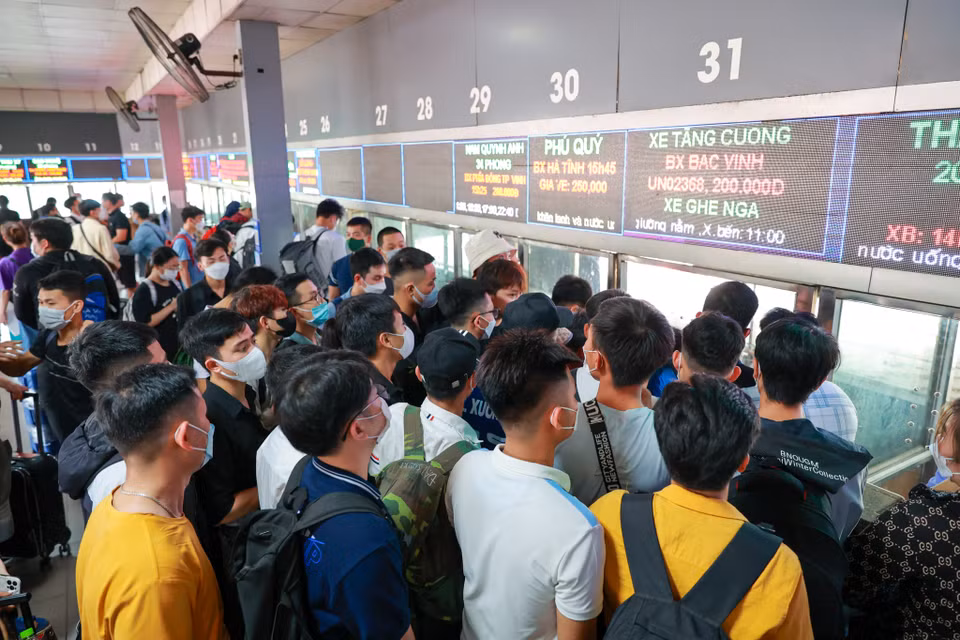 Các bến xe Mỹ Đình, Giáp Bát, Nước Ngầm phải tăng cường thêm chuyến. (Ảnh: Minh Sơn/Vietnam+)